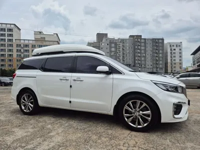 Kia Canival 2019, 132389 км, за 11171.35 USD