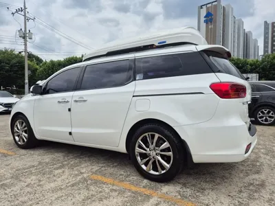 Kia Canival 2019, 132389 км, за 11171.35 USD