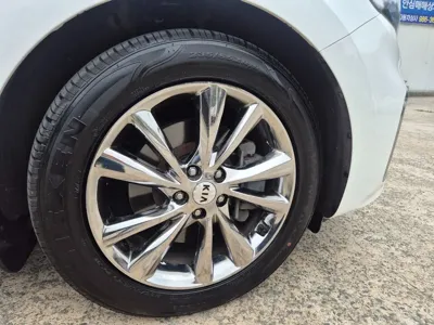 Kia Canival 2019, 132389 км, за 11171.35 USD - фото 20