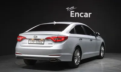Hyundai Sonata 2016, 115804 км, за 6370.67 USD
