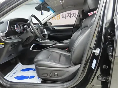 Hyundai Grandeur 2020, 116827 км, за 10831.04 USD