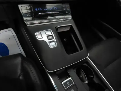 Hyundai Grandeur 2020, 116827 км, за 10749.19 USD - фото 11