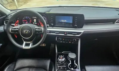 Kia K5 2021, 143108 км, за 7930.83 USD - фото 9