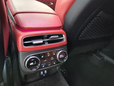 Genesis GV70 2021, 94086 км, за 20491.82 USD - фото 15