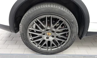 Porsche Cayenne 2012, 178484 км, за 9124.33 USD