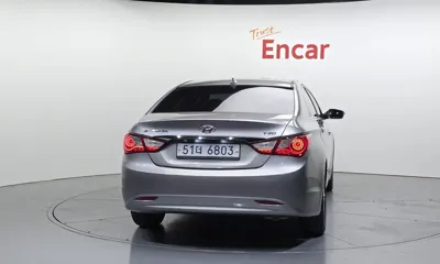 Hyundai Sonata 2011, 100017 км, за 2667.19 USD