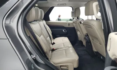Land Rover Discovery 2019, 86603 км, за 21793.36 USD - фото 12