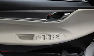 Hyundai Grandeur 2023, 38946 км, за 18827.37 USD - фото 24