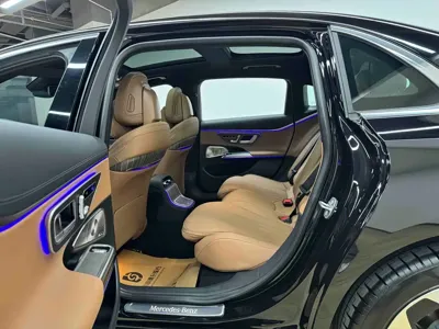 Mercedes-Benz E-Class 2026, 3900 км, за 59541.62 USD - фото 20