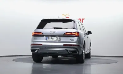 Audi Q7 2021, 92507 км, за 28993.03 USD