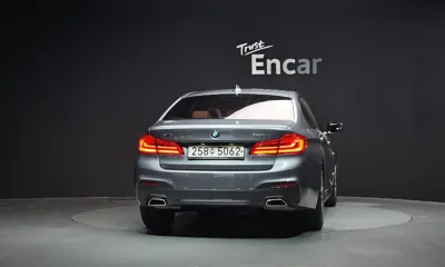 BMW 5-Series 2017, 88208 км, за 14375.74 USD
