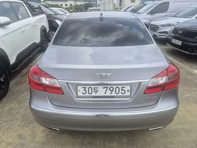 Hyundai Genesis 2012, 167601 км, за 3569.54 USD