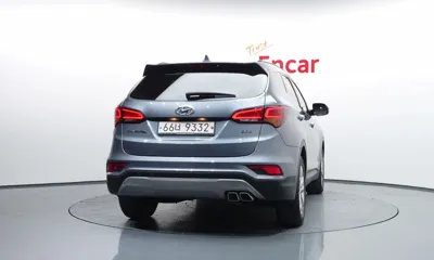 Hyundai Santafe 2018, 125144 км, за 8469.06 USD