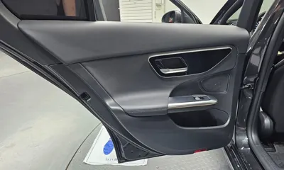 Mercedes-Benz C-Class 2023, 34083 км, за 25400.66 USD - фото 25