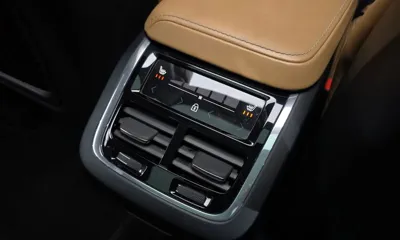 Volvo XC60 2018, 102530 км, за 17395.3 USD - фото 33