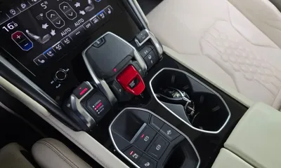 Lamborghini Urus 2023, 28380 км, за 196921.36 USD - фото 9