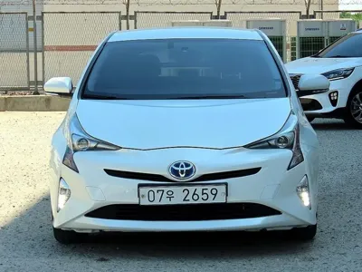Toyota Prius · 2018 год