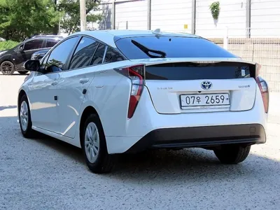 Toyota Prius 2018, 179125 км, за 8125.85 USD