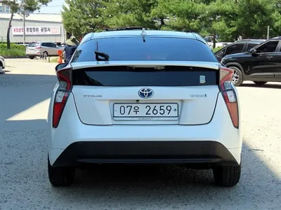 Toyota Prius 2018, 179125 км, за 8125.85 USD