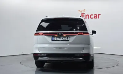 Kia Canival 2023, 53613 км, за 19491.24 USD