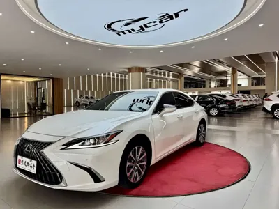Lexus ES · 2024 год