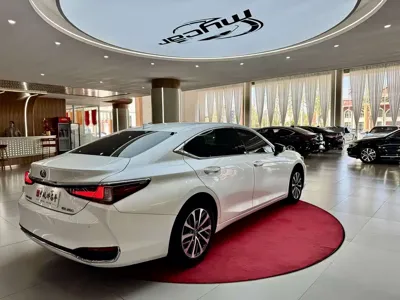 Lexus ES 2024, 41000 км, за 25749.94 USD