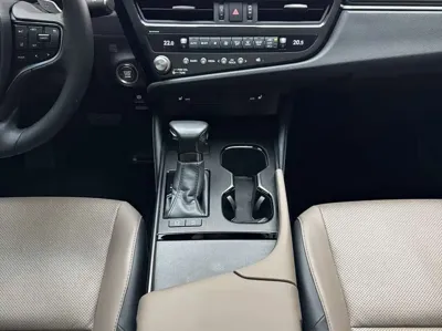Lexus ES 2024, 41000 км, за 25784.94 USD - фото 16
