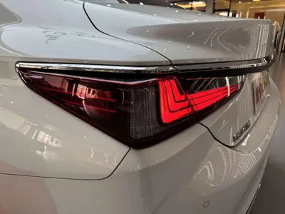 Lexus ES 2024, 41000 км, за 25784.94 USD - фото 36