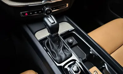Volvo XC60 2018, 53572 км, за 20192.06 USD - фото 9