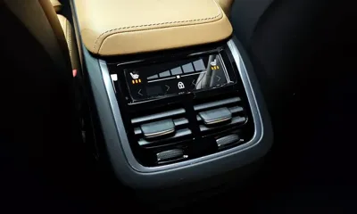 Volvo XC60 2018, 53572 км, за 20192.06 USD - фото 17