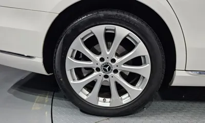 Mercedes-Benz E-Class 2018, 91657 км, за 15547.76 USD