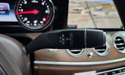 Mercedes-Benz E-Class 2018, 91657 км, за 15547.76 USD - фото 9