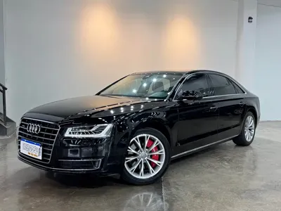 Audi A8 · 2017 год