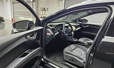 Audi Q4 e-tron 2023, 15621 км, за 23975.29 USD - фото 10