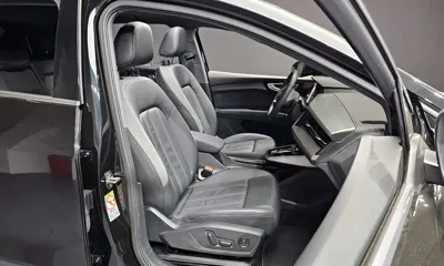 Audi Q4 e-tron 2023, 15621 км, за 23975.29 USD - фото 12