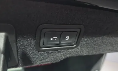 Audi A8 2021, 75764 км, за 40002.61 USD - фото 20