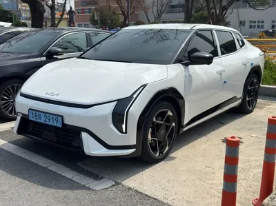 Kia EV4 2026, 826 км, за 20035.1 USD