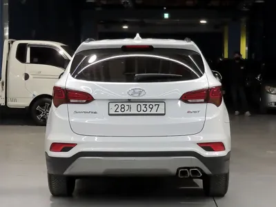 Hyundai Santafe 2016, 121547 км, за 8139.61 USD
