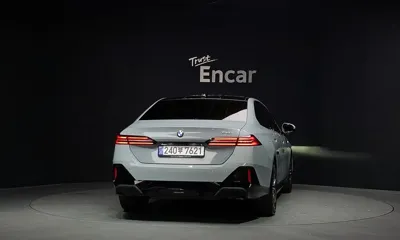 BMW 5-Series 2024, 7636 км, за 41539.35 USD