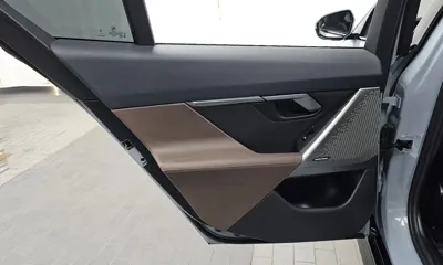 BMW 5-Series 2024, 7636 км, за 41539.35 USD - фото 25