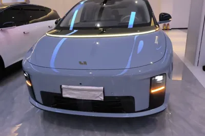 Li Auto Li Auto i8 2025, 8100 км, за 46464 USD
