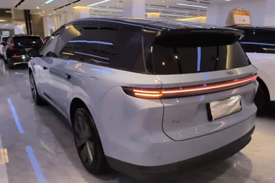 Li Auto Li Auto i8 2025, 8100 км, за 46464 USD