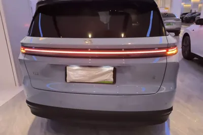 Li Auto Li Auto i8 2025, 8100 км, за 46464 USD