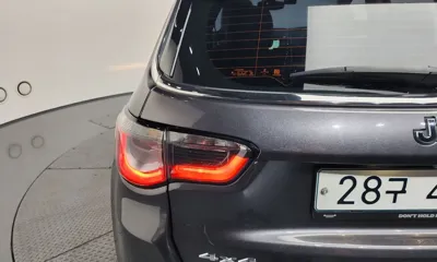 Jeep Compass 2019, 59399 км, за 7491.86 USD - фото 23