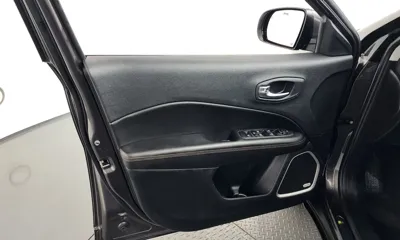 Jeep Compass 2019, 59399 км, за 7491.86 USD - фото 24