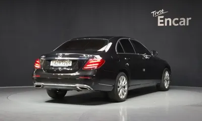 Mercedes-Benz E-Class 2018, 132388 км, за 13719.31 USD