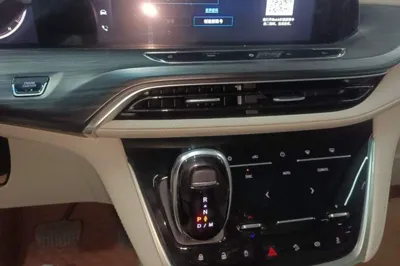 Buick GL8 2021, 74500 км, за 24889 USD - фото 20