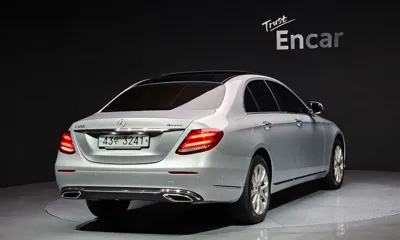 Mercedes-Benz E-Class 2019, 57563 км, за 17876.87 USD