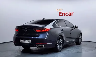 Kia K7 2018, 113205 км, за 8543.04 USD