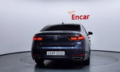 Kia K7 2018, 113205 км, за 8543.04 USD